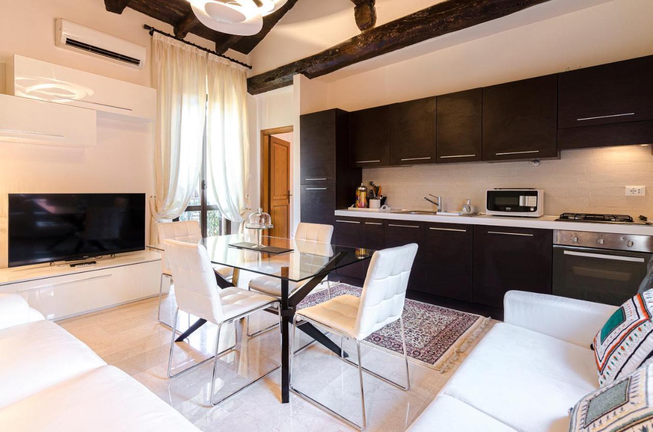 Begatto Apartment, Nel Cuore Del Centro Storico Bologna Eksteriør billede